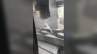 Τα μέρη του χριστουγεννιάτικου δέντρου είναι σε παραγωγή